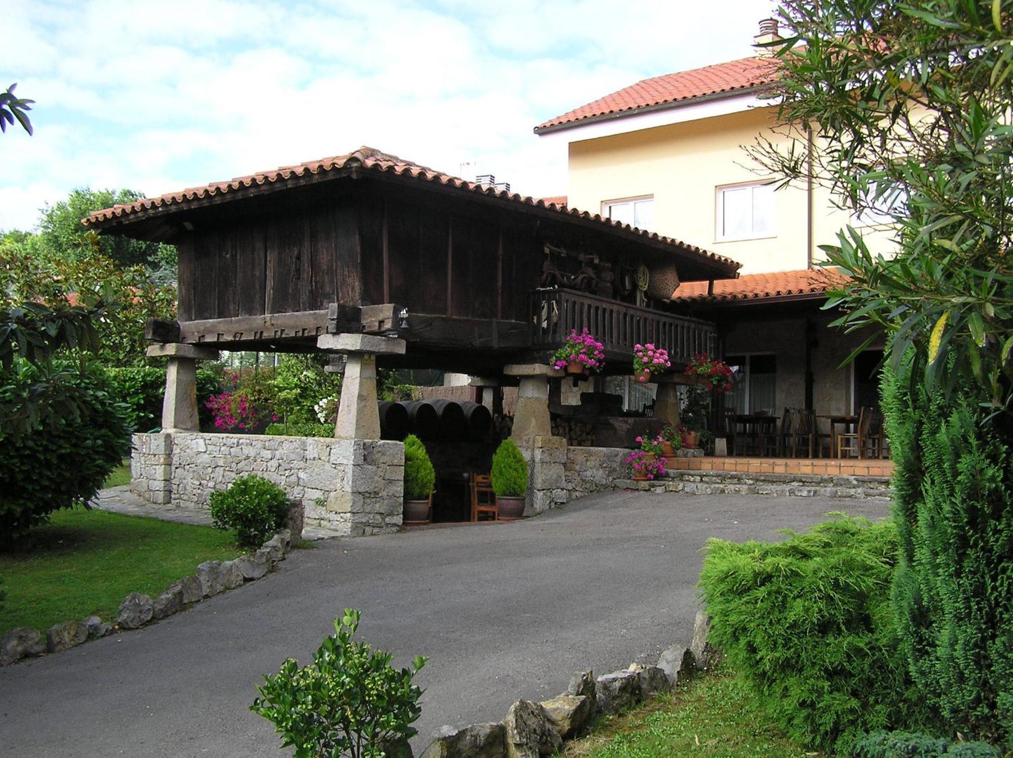 Hotel Entrevines Колунга Экстерьер фото