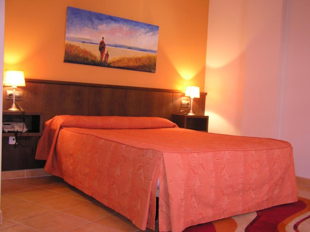 Hotel Entrevines Колунга Экстерьер фото